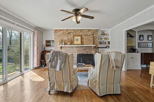 4613 CROSSOVER LN, Memphis, TN 38117