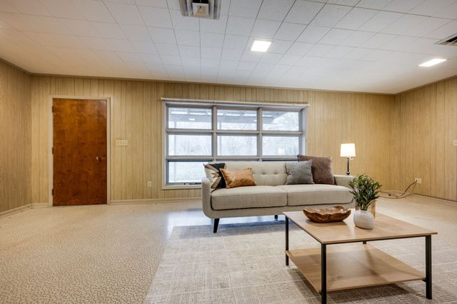 112 Lake Valley Road, Dickson, TN 37055