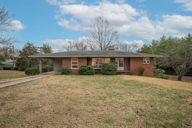 112 Lake Valley Road, Dickson, TN 37055