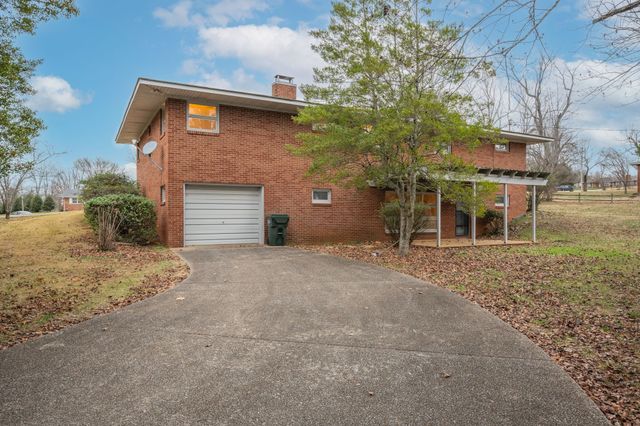 112 Lake Valley Road, Dickson, TN 37055