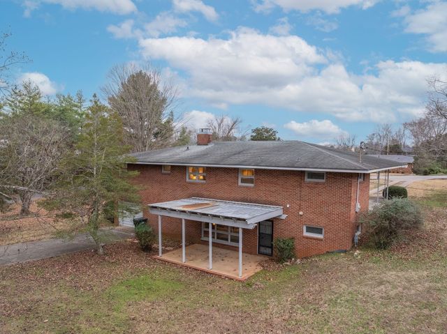 112 Lake Valley Road, Dickson, TN 37055