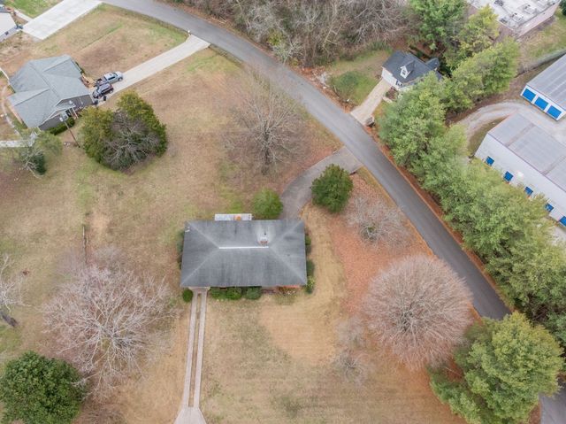 112 Lake Valley Road, Dickson, TN 37055