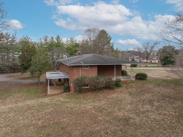 112 Lake Valley Road, Dickson, TN 37055