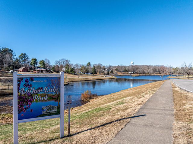 112 Lake Valley Road, Dickson, TN 37055