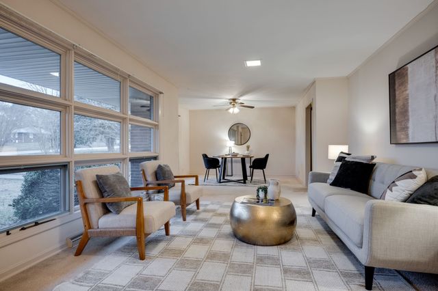 112 Lake Valley Road, Dickson, TN 37055