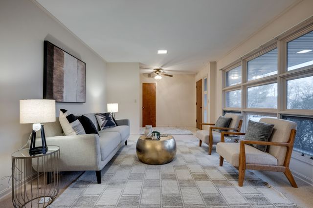 112 Lake Valley Road, Dickson, TN 37055