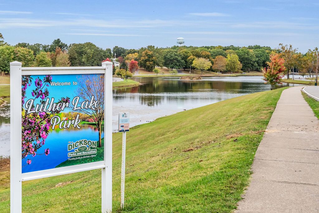 112 Lake Valley Road, Dickson, TN 37055