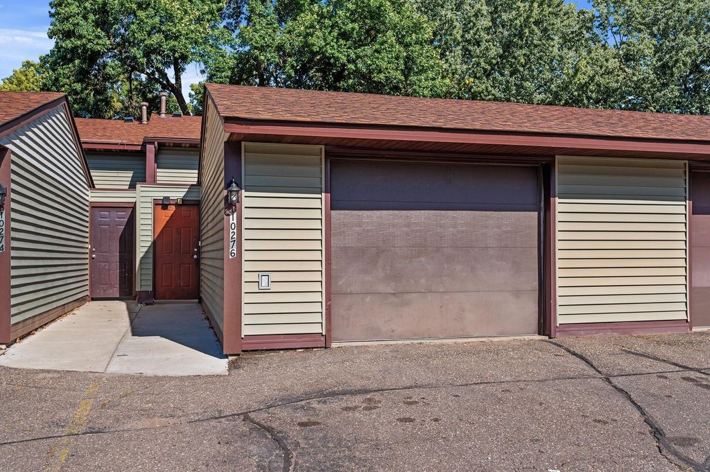 10276 Hanson Boulevard NW, Coon Rapids, MN 55433