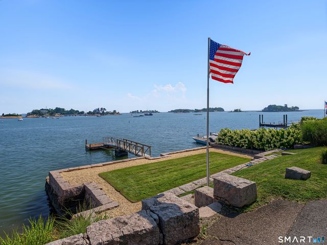 39 Flying Point Road, Branford, CT 06405