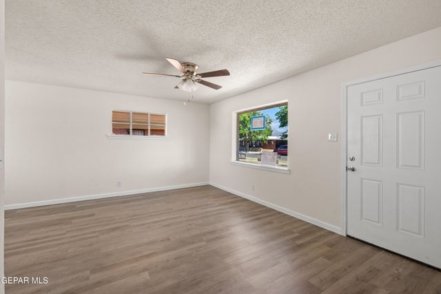 5624 SANDERS Avenue, El Paso, TX 79924
