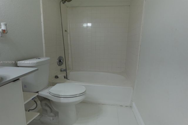 15560 SW 104th Ter 613, Miami, FL 33196