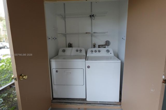 15560 SW 104th Ter 613, Miami, FL 33196