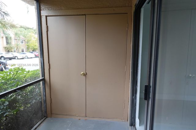 15560 SW 104th Ter 613, Miami, FL 33196