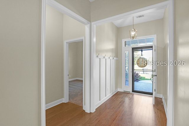 72 White Crescent Cir, Ridgeland, SC 29936