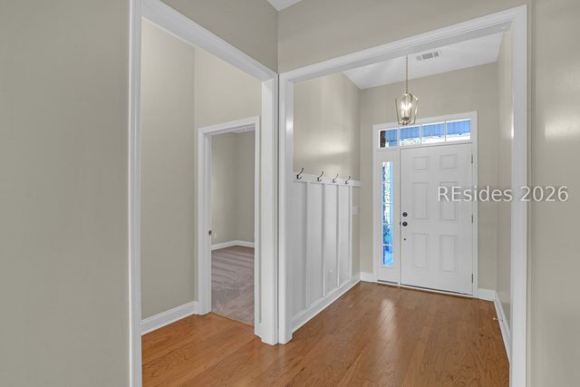 72 White Crescent Cir, Ridgeland, SC 29936