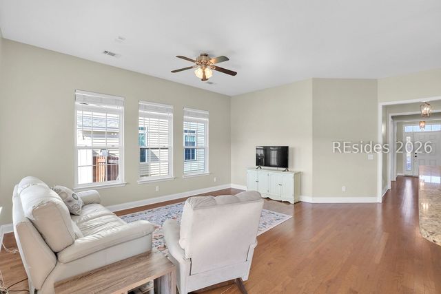 72 White Crescent Cir, Ridgeland, SC 29936