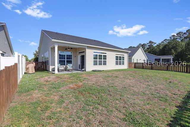 72 White Crescent Cir, Ridgeland, SC 29936