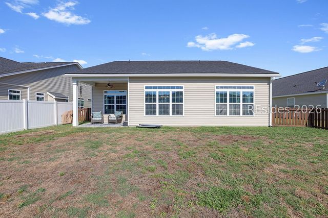 72 White Crescent Cir, Ridgeland, SC 29936