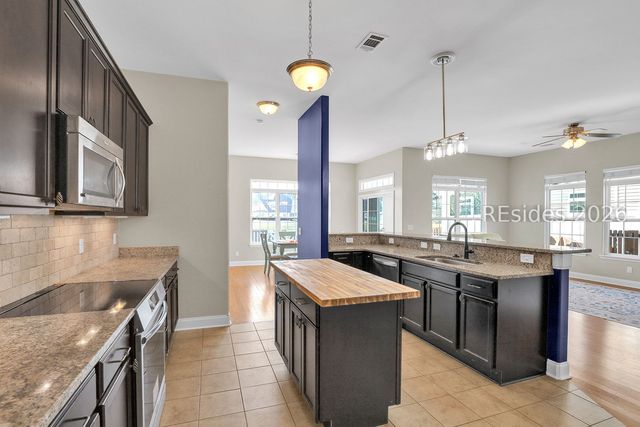 72 White Crescent Cir, Ridgeland, SC 29936