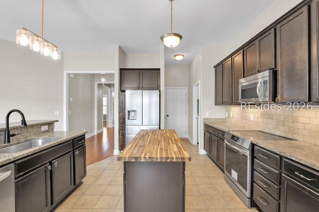 72 White Crescent Cir, Ridgeland, SC 29936