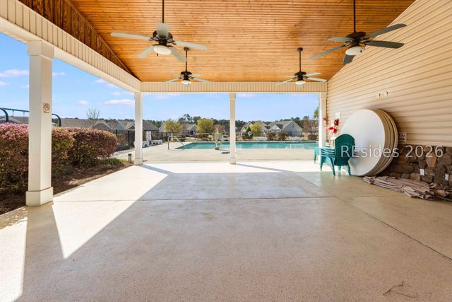 72 White Crescent Cir, Ridgeland, SC 29936