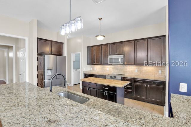 72 White Crescent Cir, Ridgeland, SC 29936
