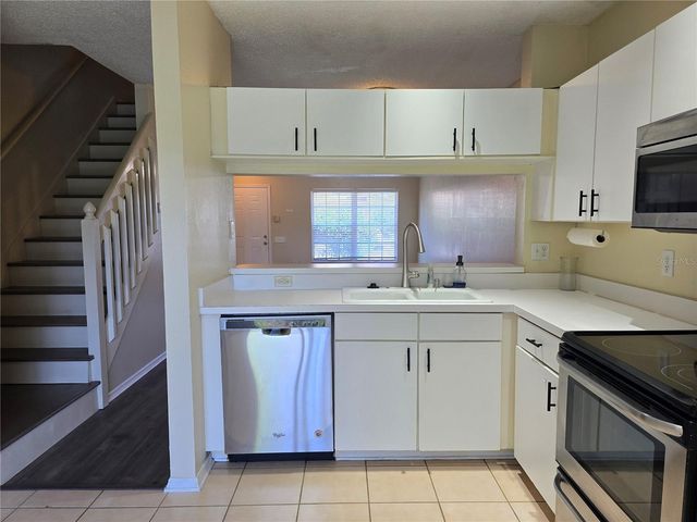 30058 GRANDA HILLS COURT, Wesley Chapel, FL 33543