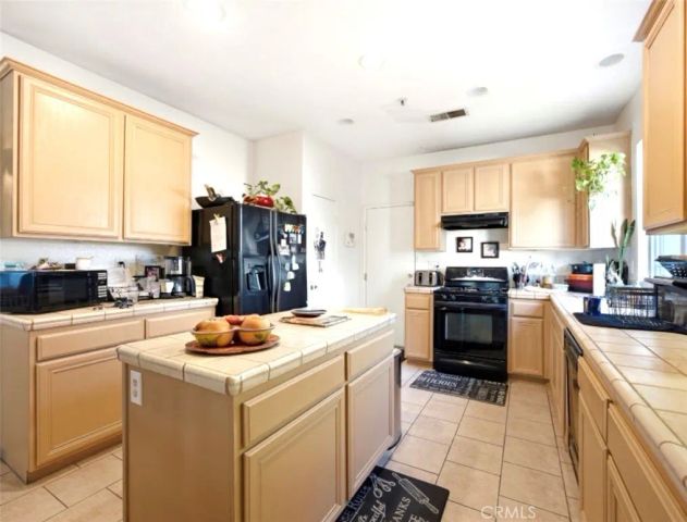 5947 Creekside, Fontana, CA 92336