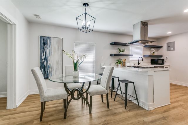 612 E Wall Street, Grapevine, TX 76051