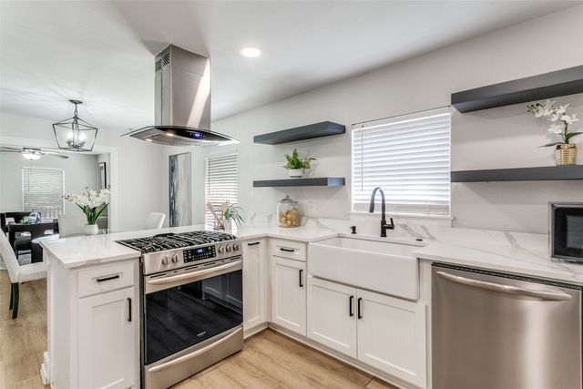 612 E Wall Street, Grapevine, TX 76051