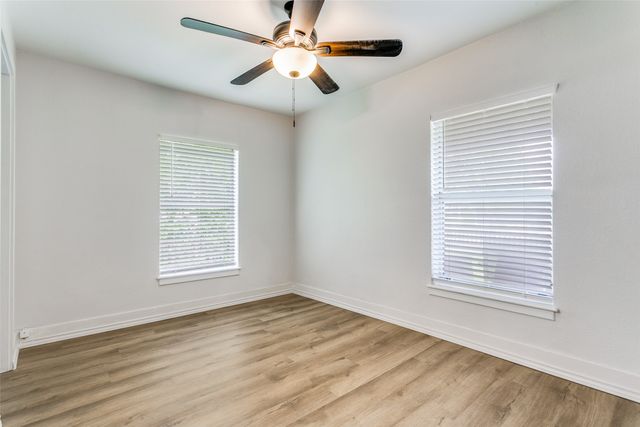 612 E Wall Street, Grapevine, TX 76051