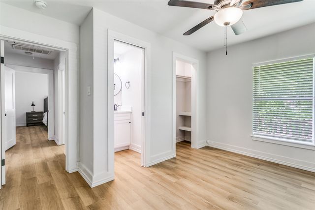 612 E Wall Street, Grapevine, TX 76051