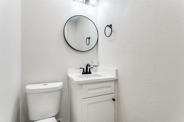 612 E Wall Street, Grapevine, TX 76051