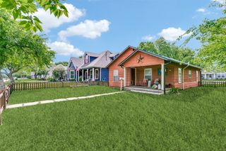 612 E Wall Street, Grapevine, TX 76051