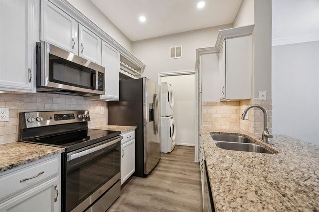 5353 Memorial Drive 3053, Houston, TX 77007