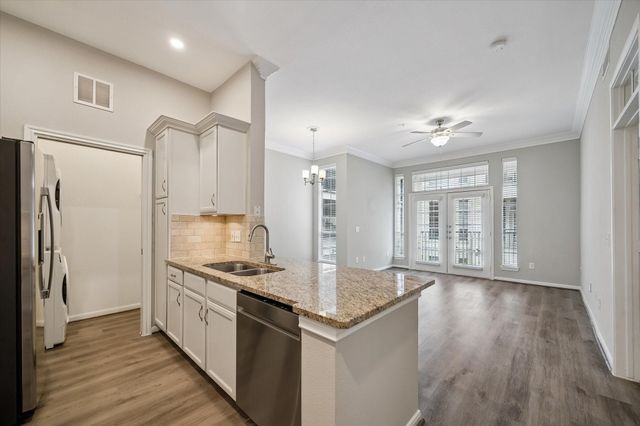 5353 Memorial Drive 3053, Houston, TX 77007