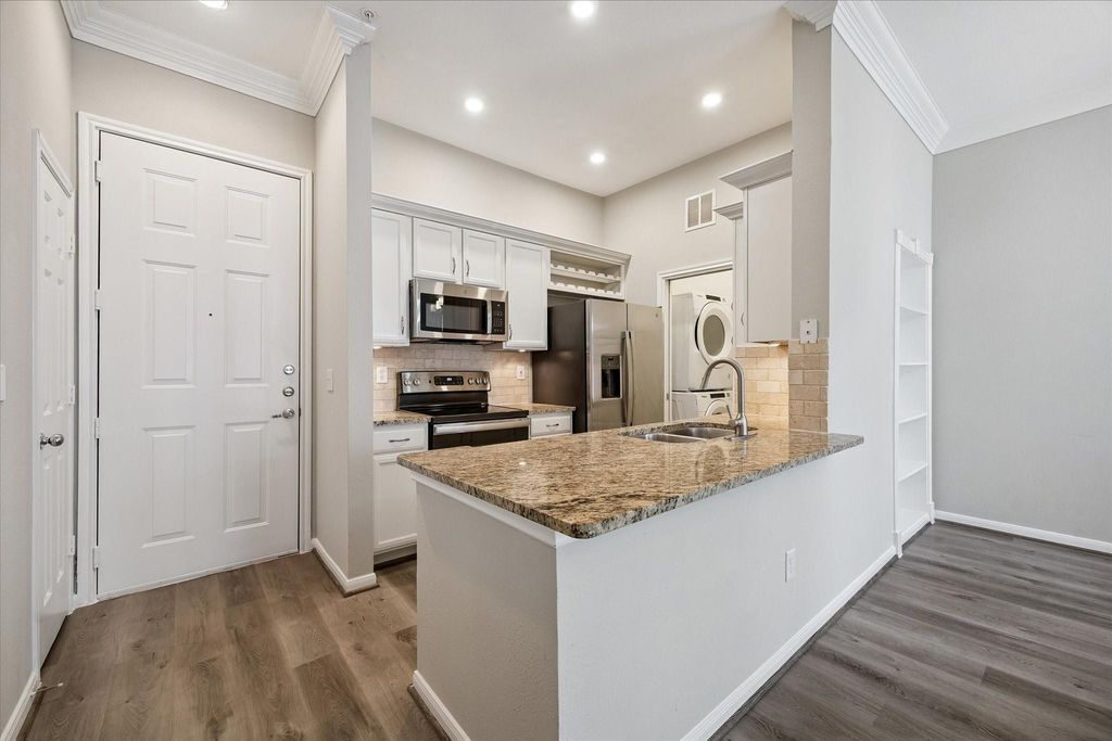 5353 Memorial Drive 3053, Houston, TX 77007