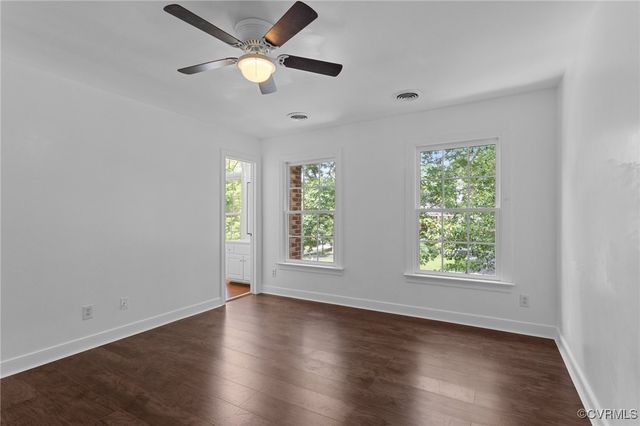 12112 Hogans Aly, Chester, VA 23836