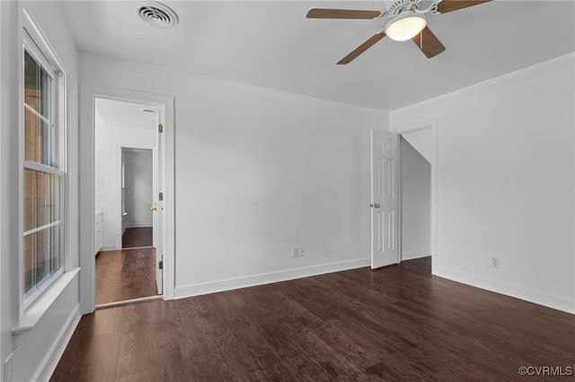 12112 Hogans Aly, Chester, VA 23836