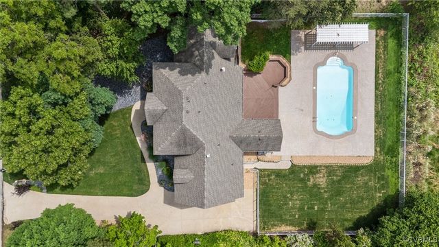 12112 Hogans Aly, Chester, VA 23836