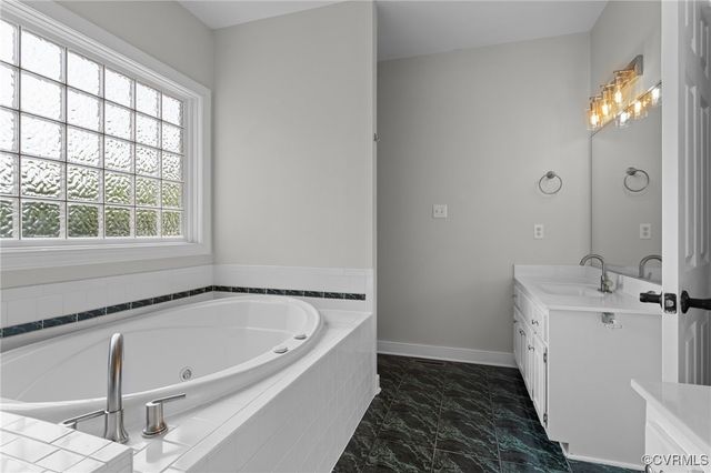 12112 Hogans Aly, Chester, VA 23836