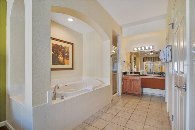 8101 RESORT VILLAGE DRIVE 3905, Orlando, FL 32821