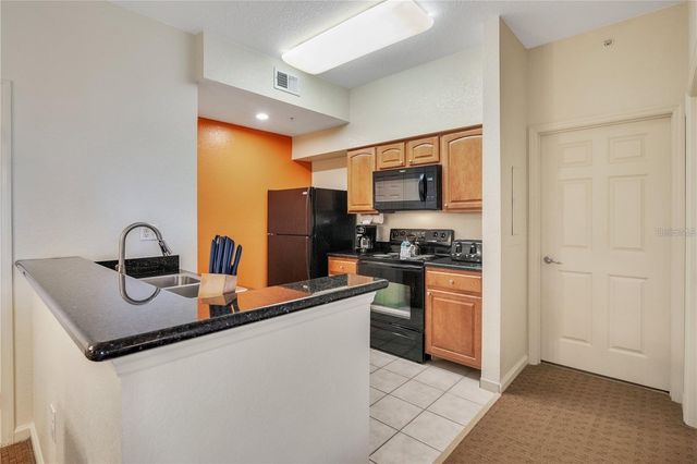 8101 RESORT VILLAGE DRIVE 3905, Orlando, FL 32821
