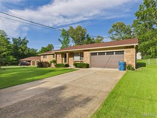 2612 Fox Drive, Poplar Bluff, MO 63901