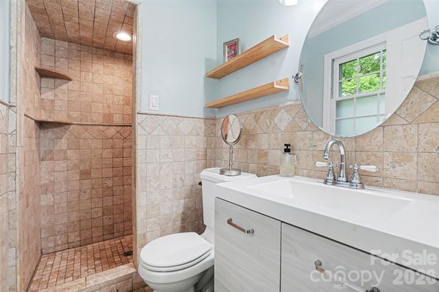 1700 Quail Street, Charlotte, NC 28214