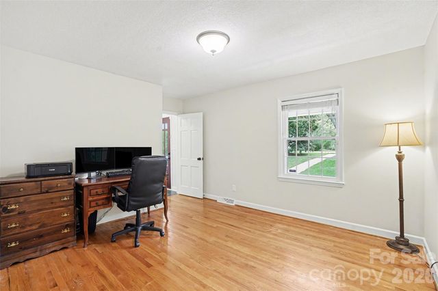 1700 Quail Street, Charlotte, NC 28214