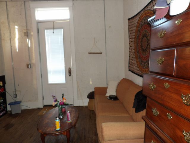 111 W Main St, Waverly, TN 37185