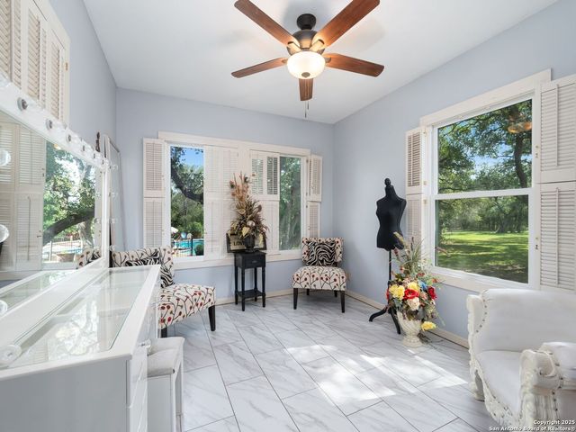 6472 Whitby, San Antonio, TX 78240