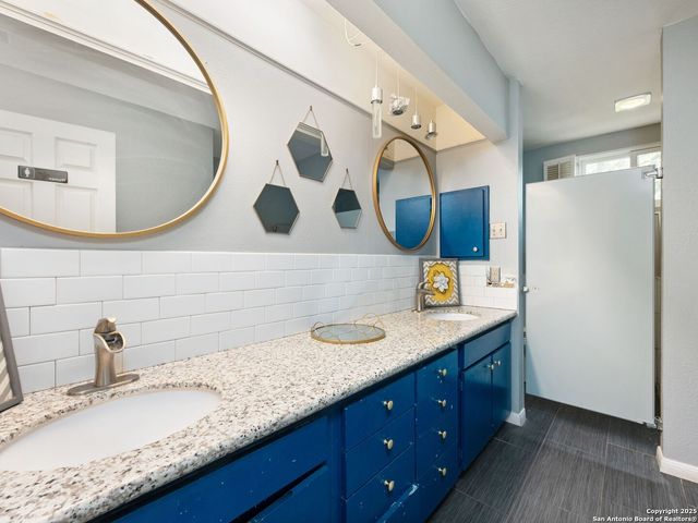 6472 Whitby, San Antonio, TX 78240