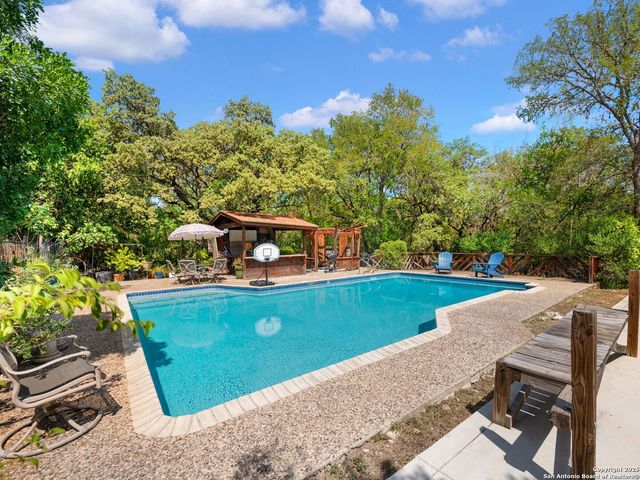 6472 Whitby, San Antonio, TX 78240